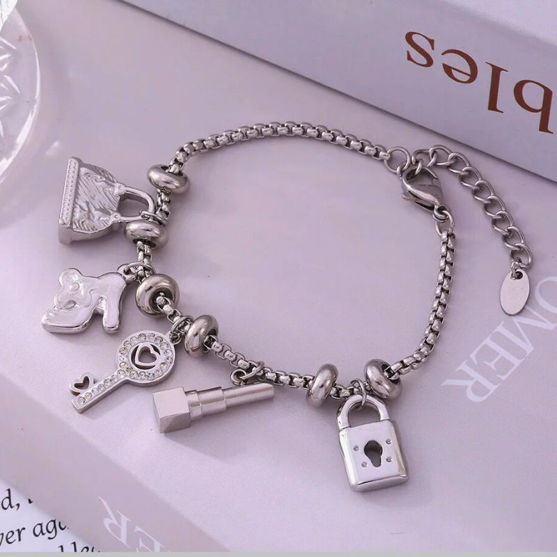 NOÉMIE CHARM BRACELET